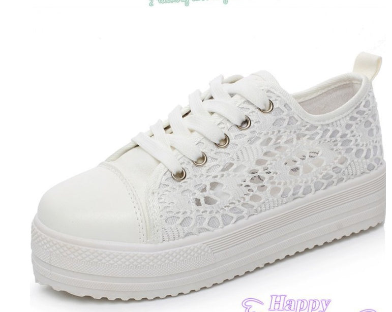Baskets toile blanche femme style minimaliste vue de dessus