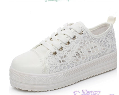 Baskets toile blanche femme style minimaliste vue de dessus
